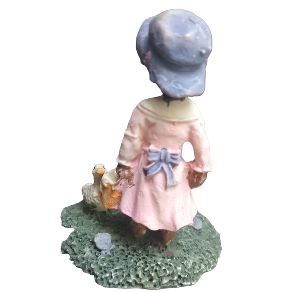 Vintage Ceramic Little Brown Girl Feeding A Duck Figurine - Picture 3 of 6